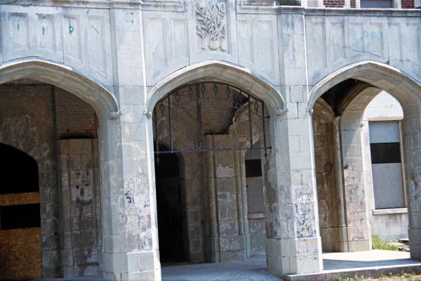 Waverly Hills Sanitorium Sign at the Entrance
