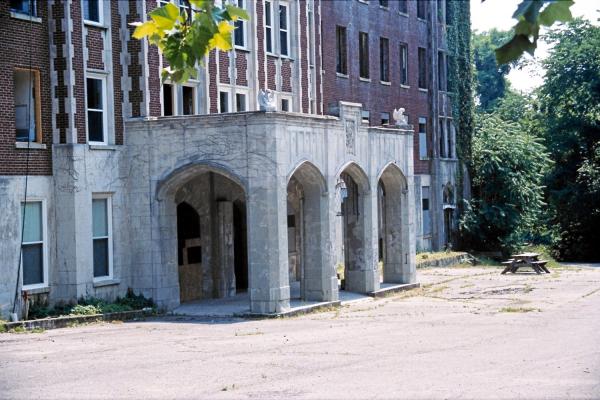 Another Photo of the Entrance to Waverly Hills